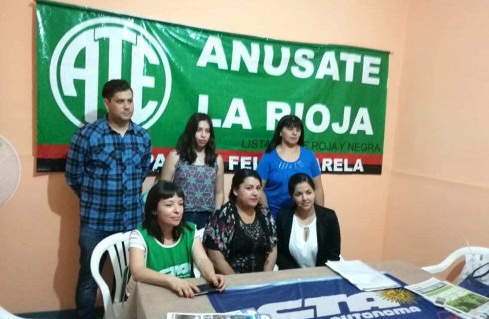 Despedidos de Educación exigen reincorporación y el pago de una deuda