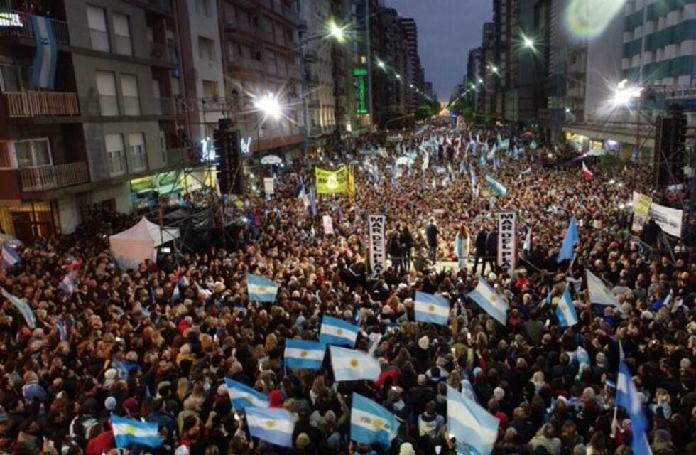 Mauricio Macri encabezó la marcha del "Si se puede" en Mar del Plata: "Lo que se viene es el alivio para todos los argentinos"
