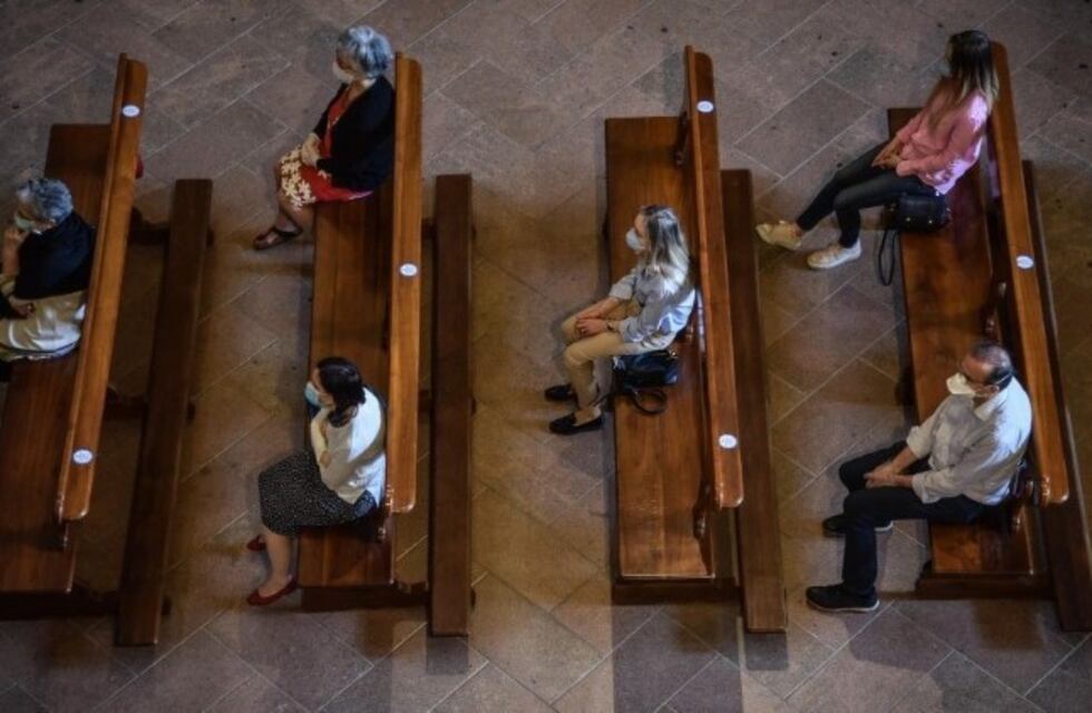 El arzobispo anunció la vuelta de las misas presenciales en La Plata