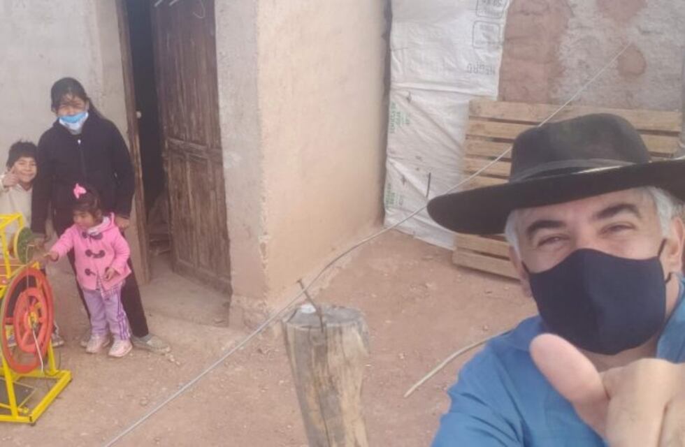 Una artesana de Isonza recibió una máquina para mejorar su producción