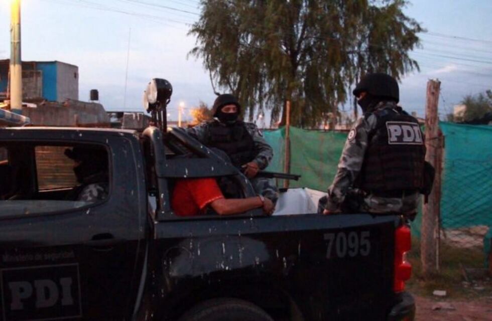 A dos semanas de la muerte de su padre de 70 años, lo arrestaron como presunto autor del crimen