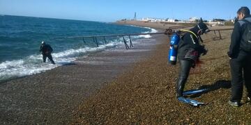 Proponen limpiar la costa y el fondo marino de la ciudad