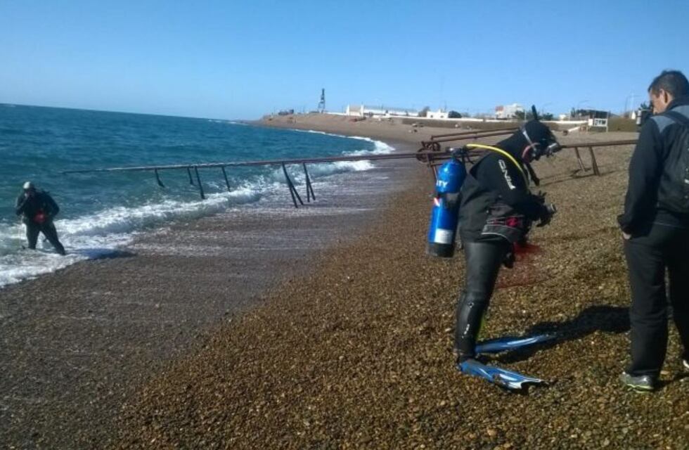 Proponen limpiar la costa y el fondo marino de la ciudad