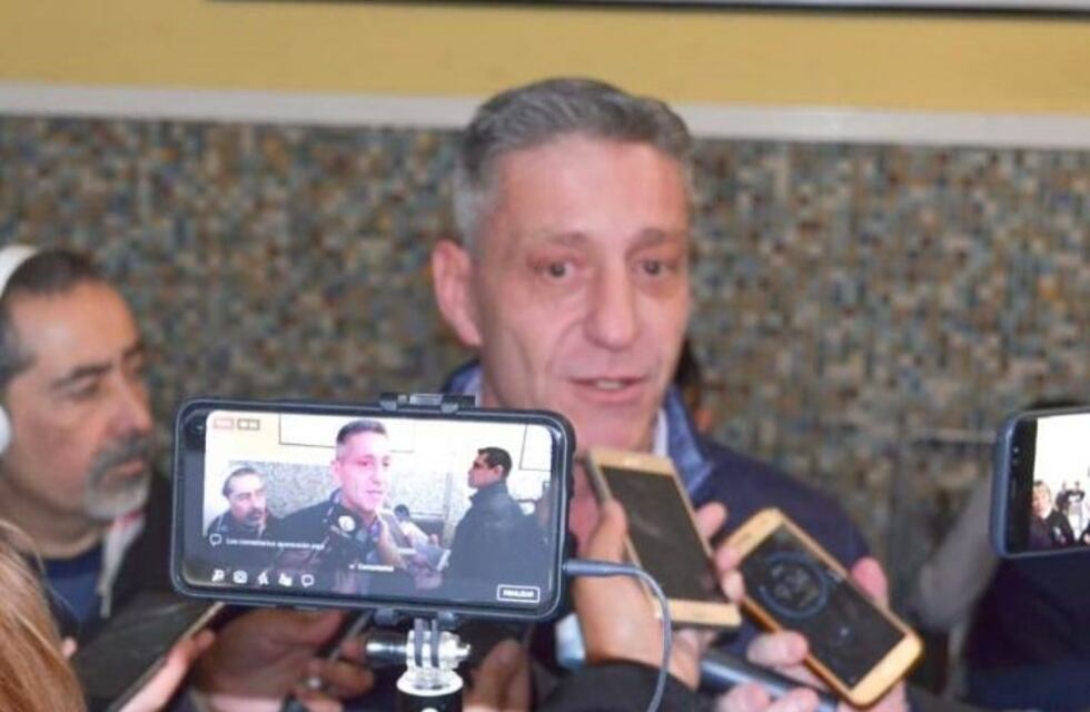 Arcioni esperará los reusltados en Comodoro y ratificó los descuentos a docentes