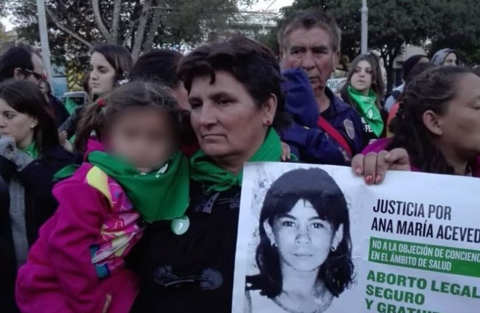 Santafesinas festejaron la media sanción del aborto donde falleció una mujer a la que se lo negaron