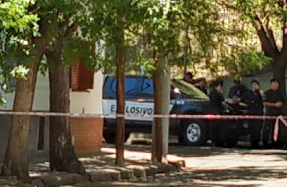 Huían de la policía y arrojaron una granada en plena calle, en barrio Alberdi