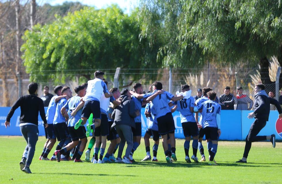 Video: Belgrano le ganó el clásico de reservas a Instituto en Villa Esquiú