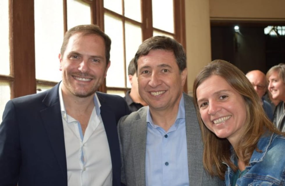 El ministro Arroyo participó del operativo de entrega de tarjetas Alimentar en Mar del Plata