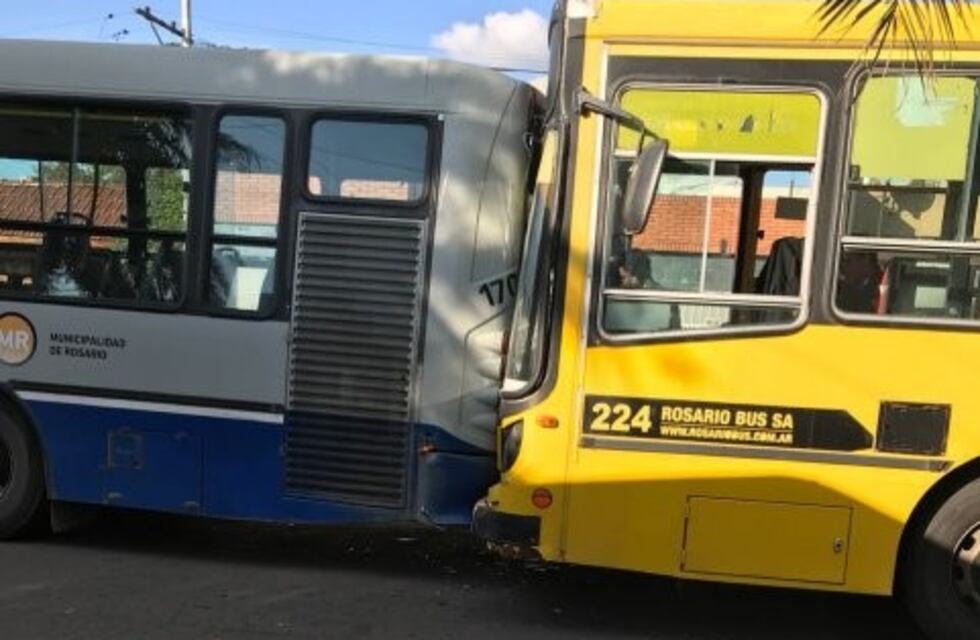 Una mujer embarazada resultó herida en un choque entre colectivos