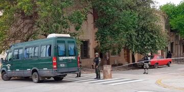 Los allanamientos de la FPA y Gendarmería se llevan a cabo en barrio San Vicente\u002E (El Doce TV)