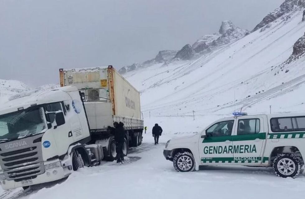 Se asistió a catorce camioneros por las inclemencias climáticas de Alta Montaña