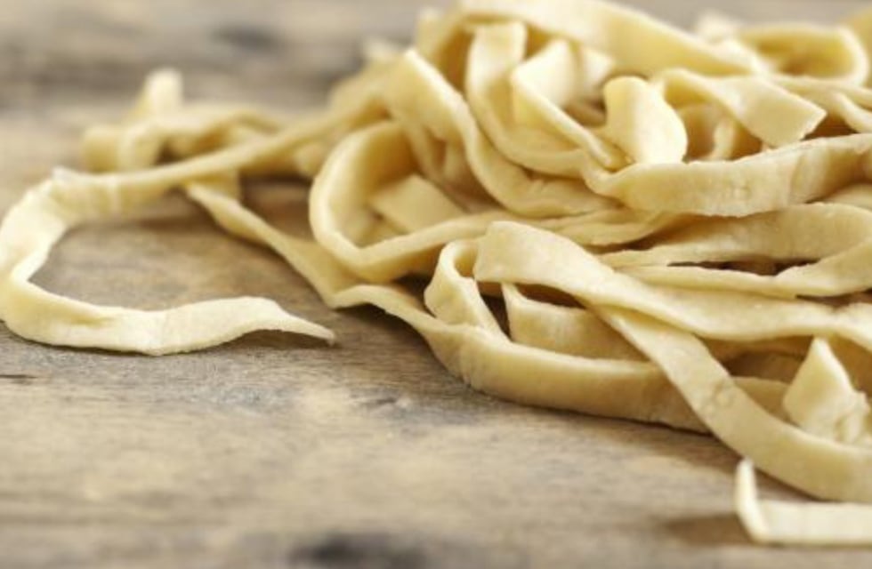 Cómo hacer fideos caseros con solo 3 ingredientes: receta fácil y rápida