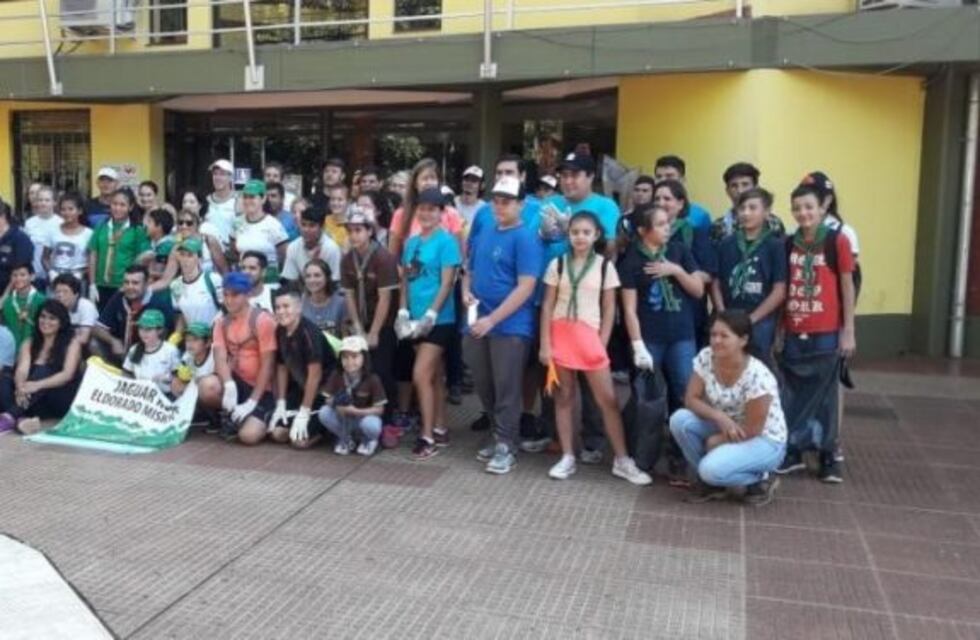 Vecinos de Eldorado tuvieron su jornada de Plogging