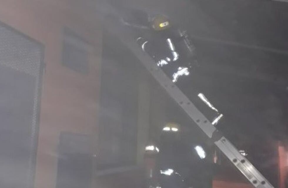 Se prendió fuego la cocina de la pizzería "Las Leñas"