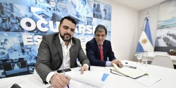 Los Intendentes firmaron convenio  histórico con ENOHSA para el financiamiento de obras de agua potable y cloacas