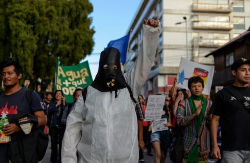 Realizan una nueva marcha en Bariloche contra la megaminería