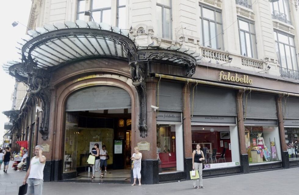 Falabella seguirá abierto dos semanas más en Rosario para liquidar su stock