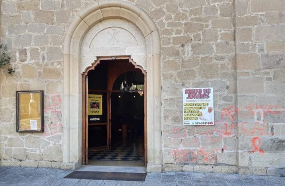 Vándalos atacaron la Parroquia del Niño Dios de Carlos Paz