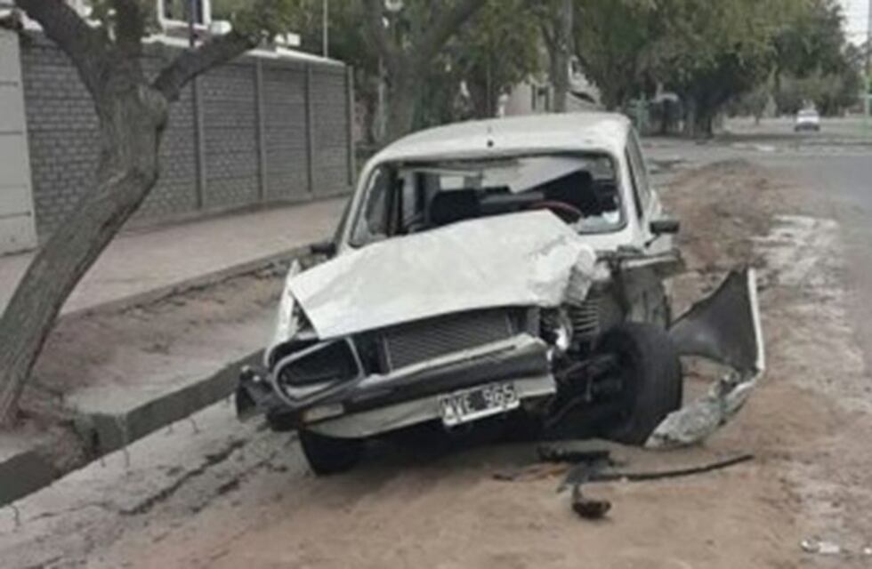 Chocó a metros de la casa de su madre y murió