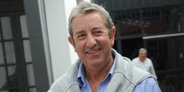 El mendocino Julio Cobos e refiriu00f3 a la salida de Prat Gay y Chain, y evaluu00f3 el u00e1mbito privado.,