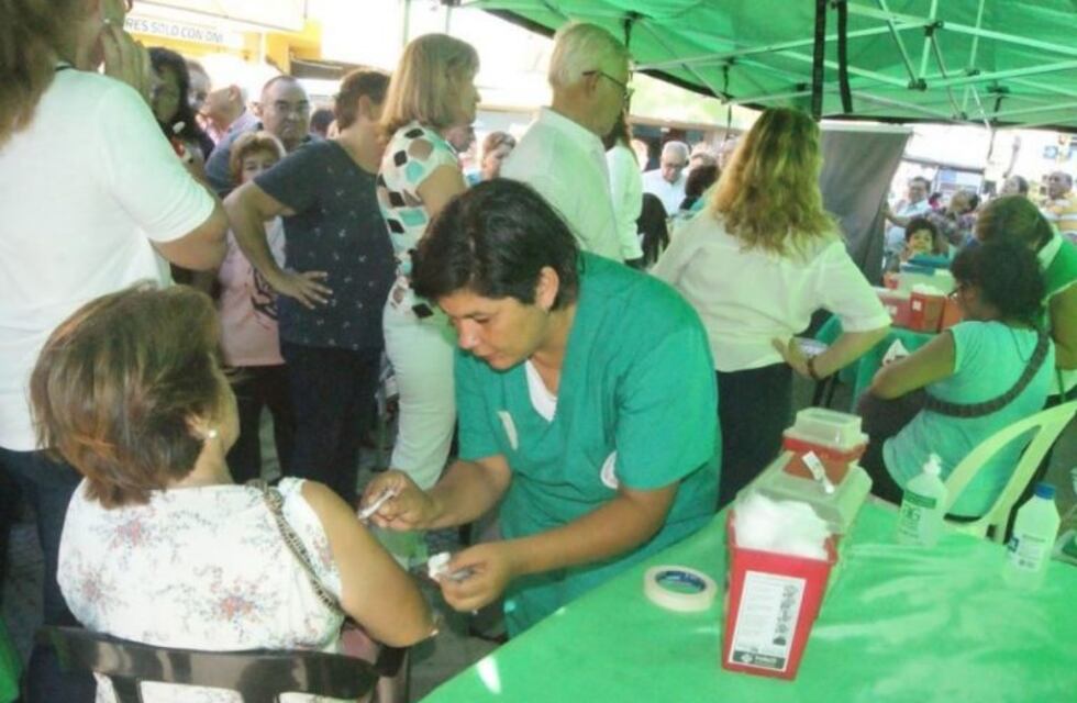 Carpa Verde: ya se vacunaron más de dos mil personas