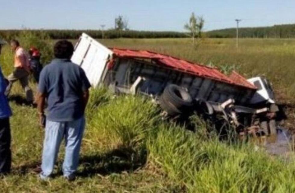 Un camionero de Misiones perdió la vida en un accidente en Corrientes