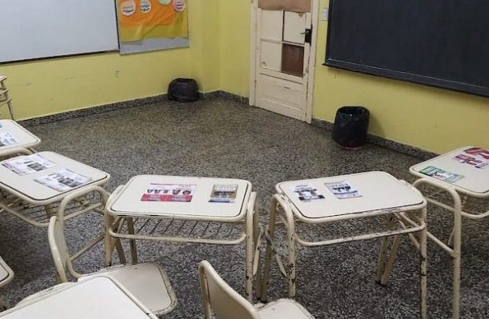 En Esquel orinaron sobre las boletas de un candidato