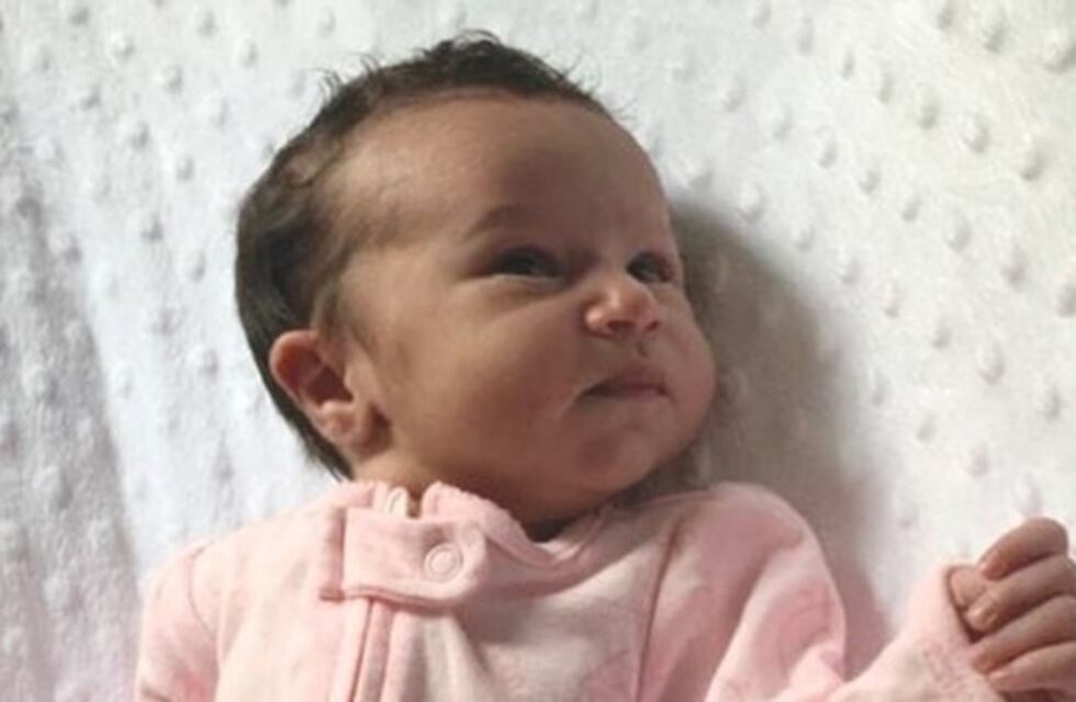 Estados Unidos: las impactantes imágenes del rescate de una beba que estaba dentro de una bolsa