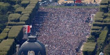 REUTERS/Charles Platiau