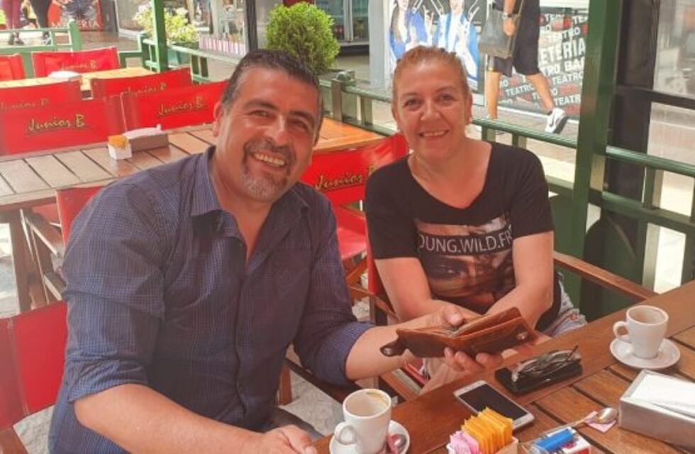 Un ejemplo: devolvió una billetera que un turista había olvidado en su negocio