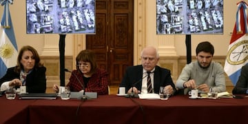 La dirigente de Cambiemos puso a las fuerzas nacionales a disposición para esclarecer la hipótesis del socialismo\u002E (@patobullrich)