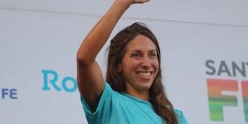 La nadadora Julia Arino ganó la medalla de plata en la final de 10\u002E000 metros\u002E (@juliarino)