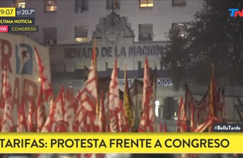 Hubo protestas frente al Congreso contra el tarifazo