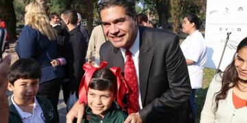 Capitanich encabezó el acto por el Día del Maestro en Resistencia\u002E (Foto: @jmcapitanich)