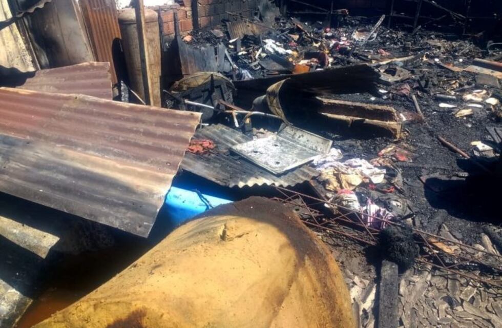 Un desperfecto eléctrico habría sido la causa del incendio en barrio Las Flores