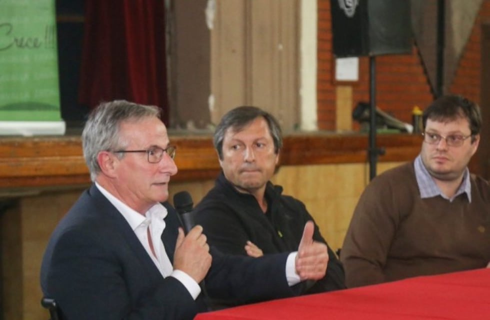 Boleto educativo gratuito en Santa Fe: quieren que incluya a los maestros