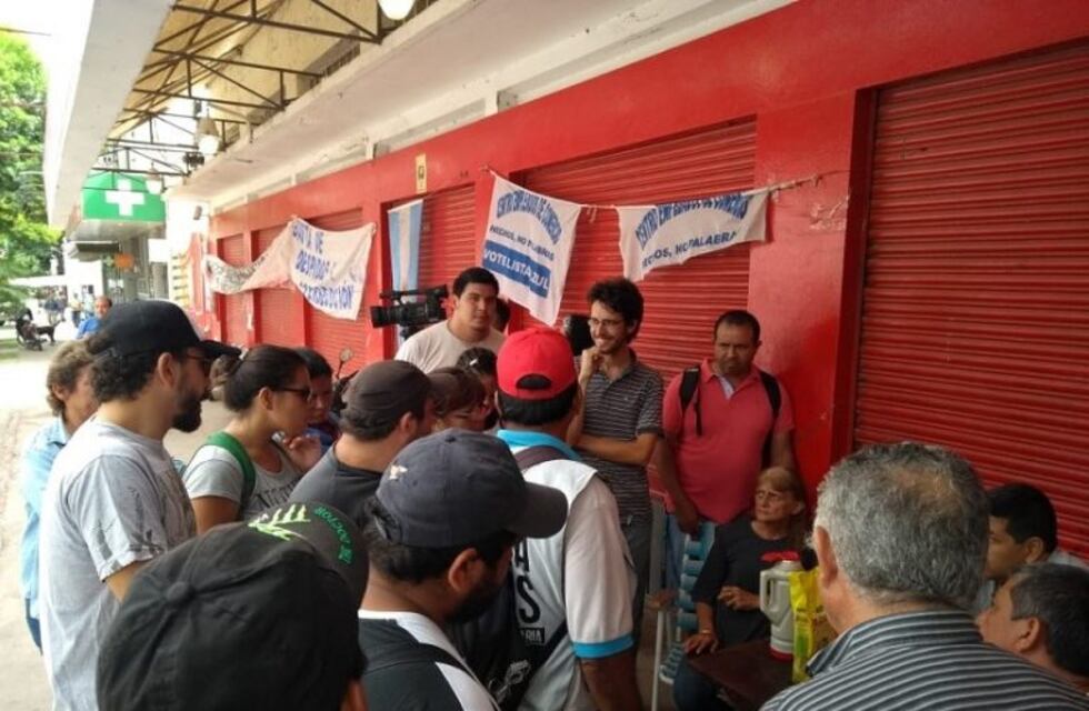 Los 22 trabajadores del Ecónomo volvieron a manifestarse por la pérdida de sus puestos