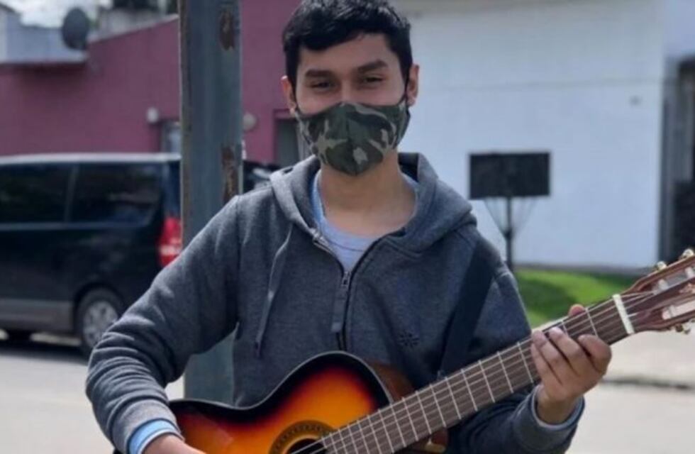 Video: serenatas a domicilio para los abuelos de San Miguel