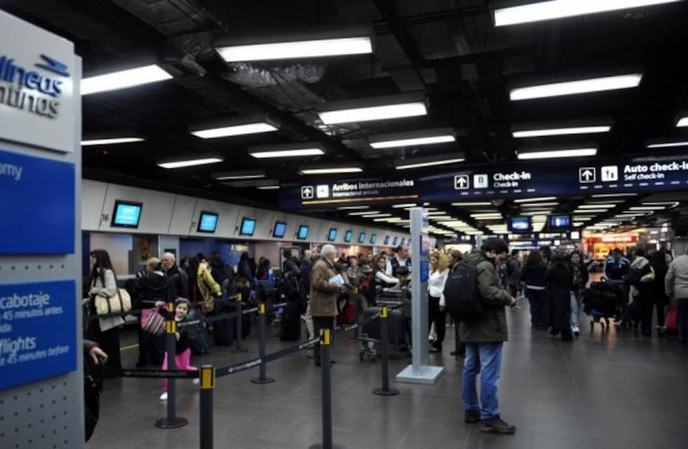 Alrededor de 60 mil pasajeros se verán afectados por el paro de compañías aéreas