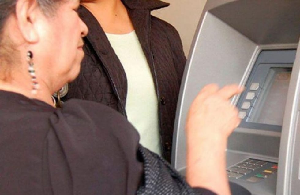 Se completó el pago de haberes del tercer rango de jubilados