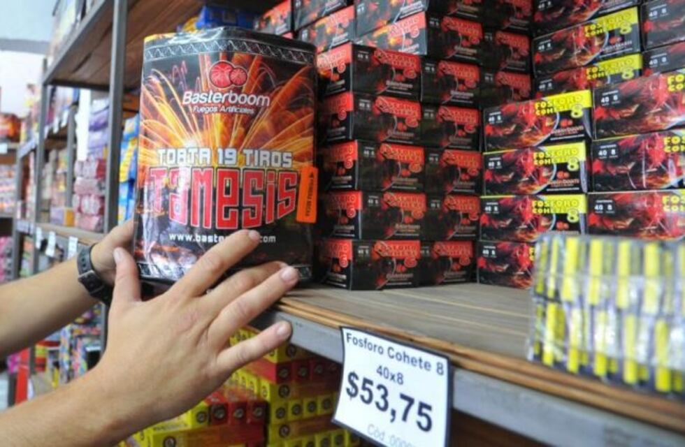 Siete heridos por manipular pirotecnia en Córdoba