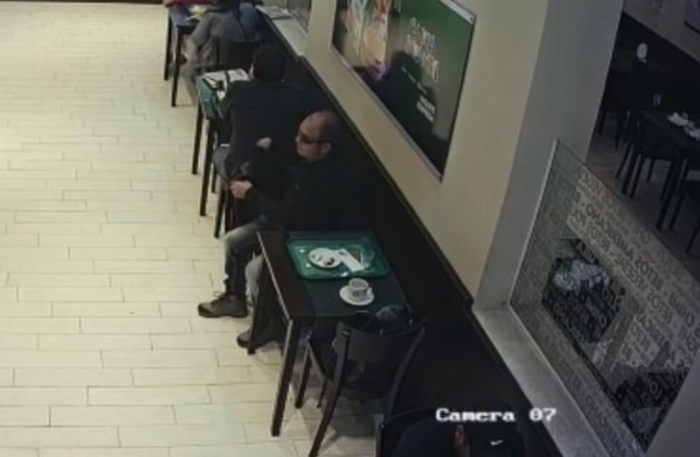Le robaron a un hombre mientras desayunaba en pleno centro puntano