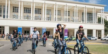 Estudiando Sobre Ruedas - En Bici a la Facu