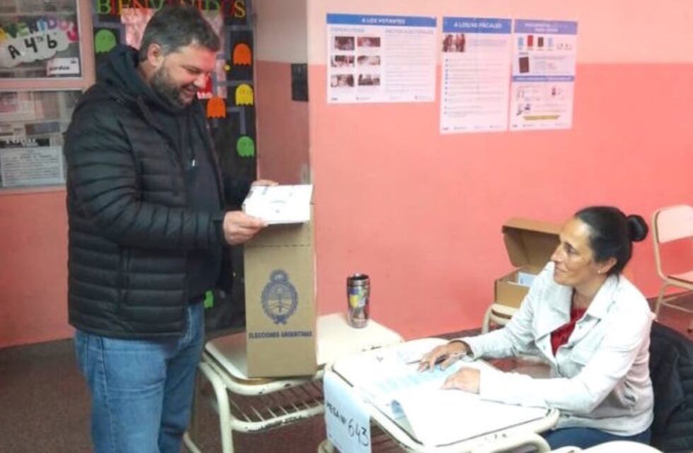 El candidato a diputado nacional, Santiago Igón habló después de votar