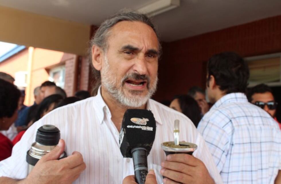 Furia del diputado Basterra contra la editorial del diario La Nación