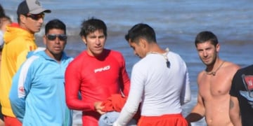 Guardavidas salvaron a un niño de 13 años en Las Grutas