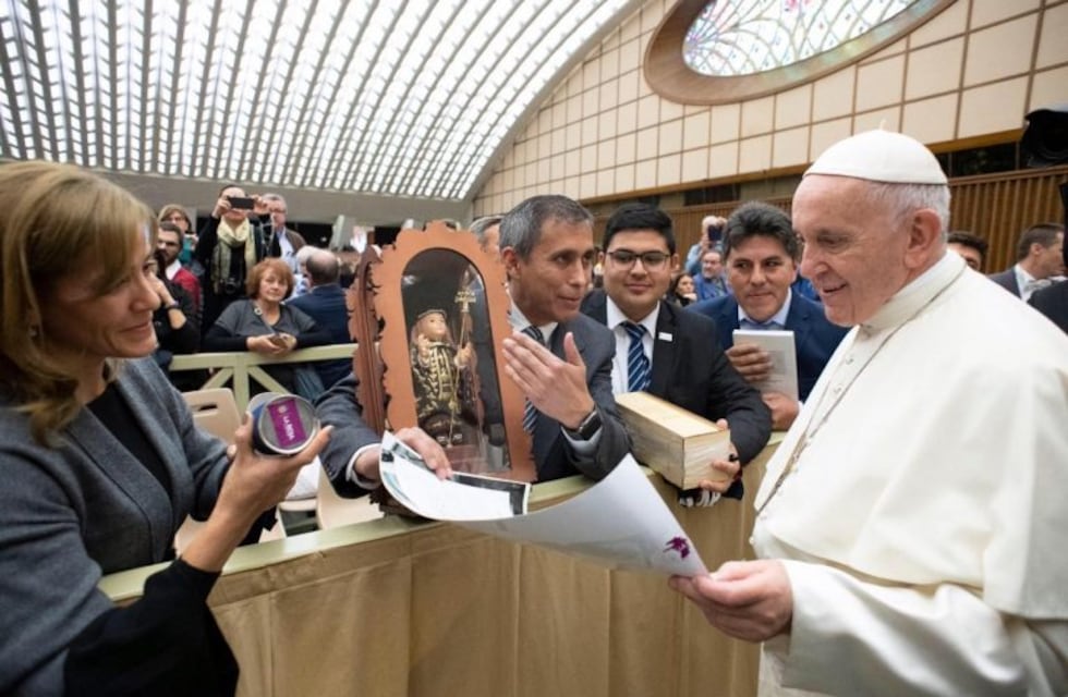 El Papa Francisco recibió al intendente Paredes Urquiza