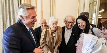 (Twitter: @alferdez)