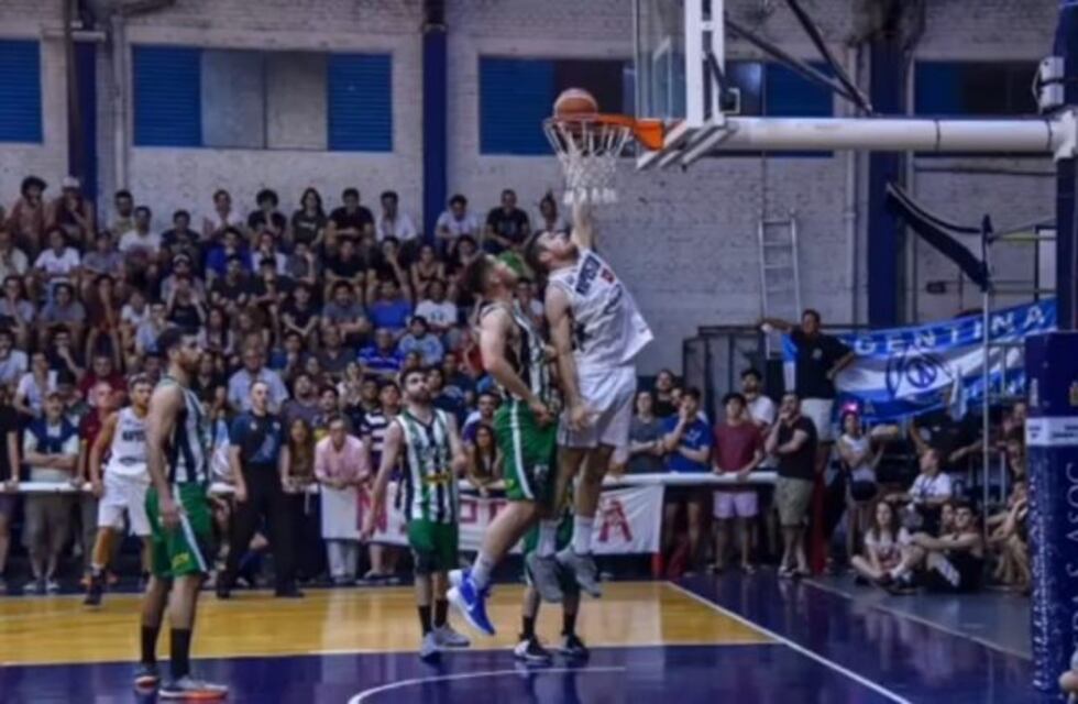 Napostá igualó la serie final ante Villa Mitre en el básquet de 1ra
