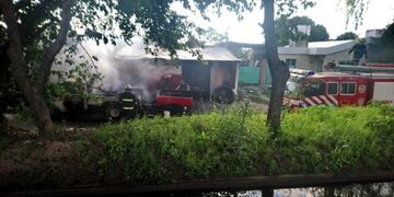 Camioneta prendida fuego en Alta Gracia